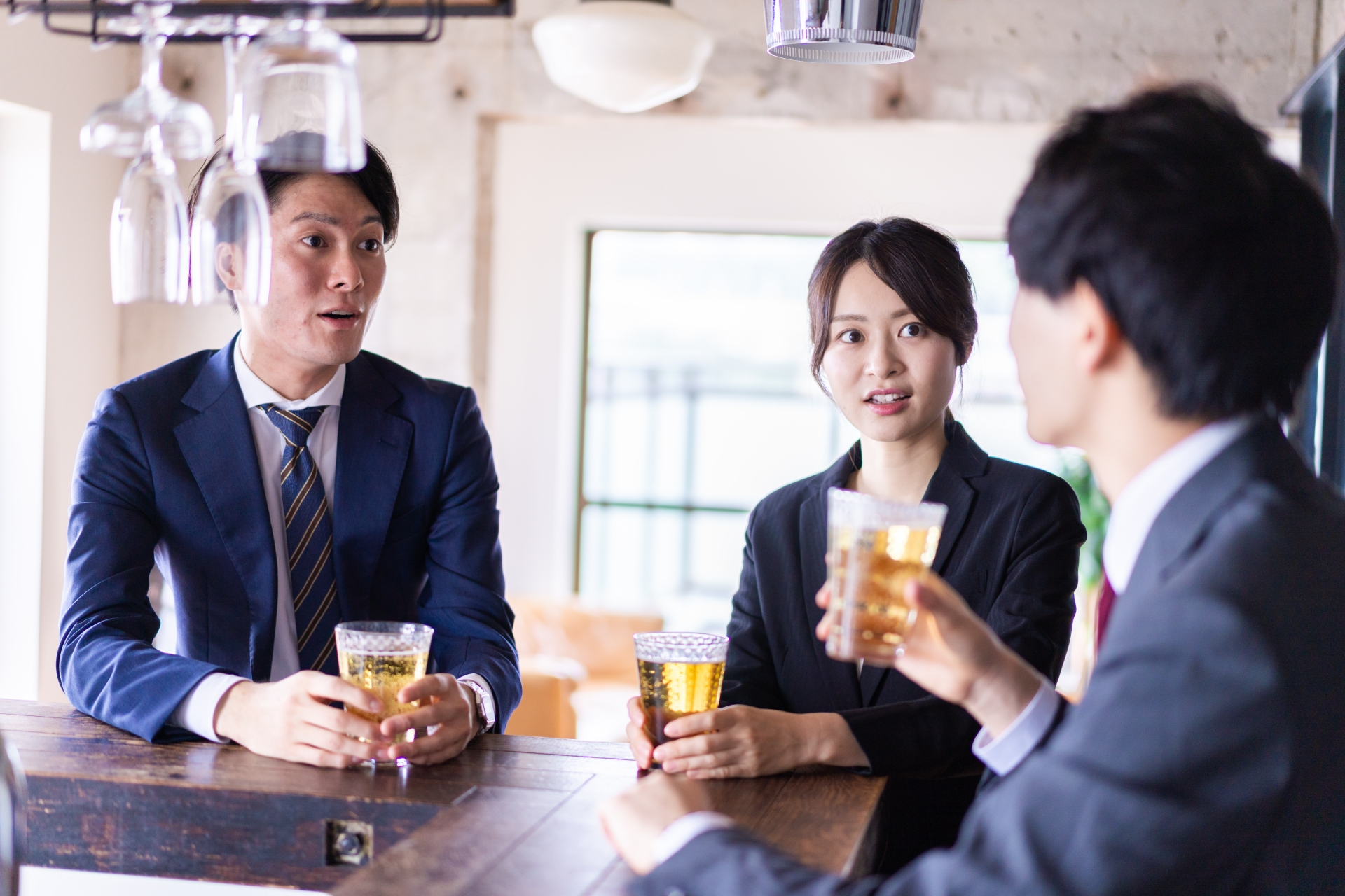 同窓会での浮気とは？再会が生む甘い罠と探偵による実態調査