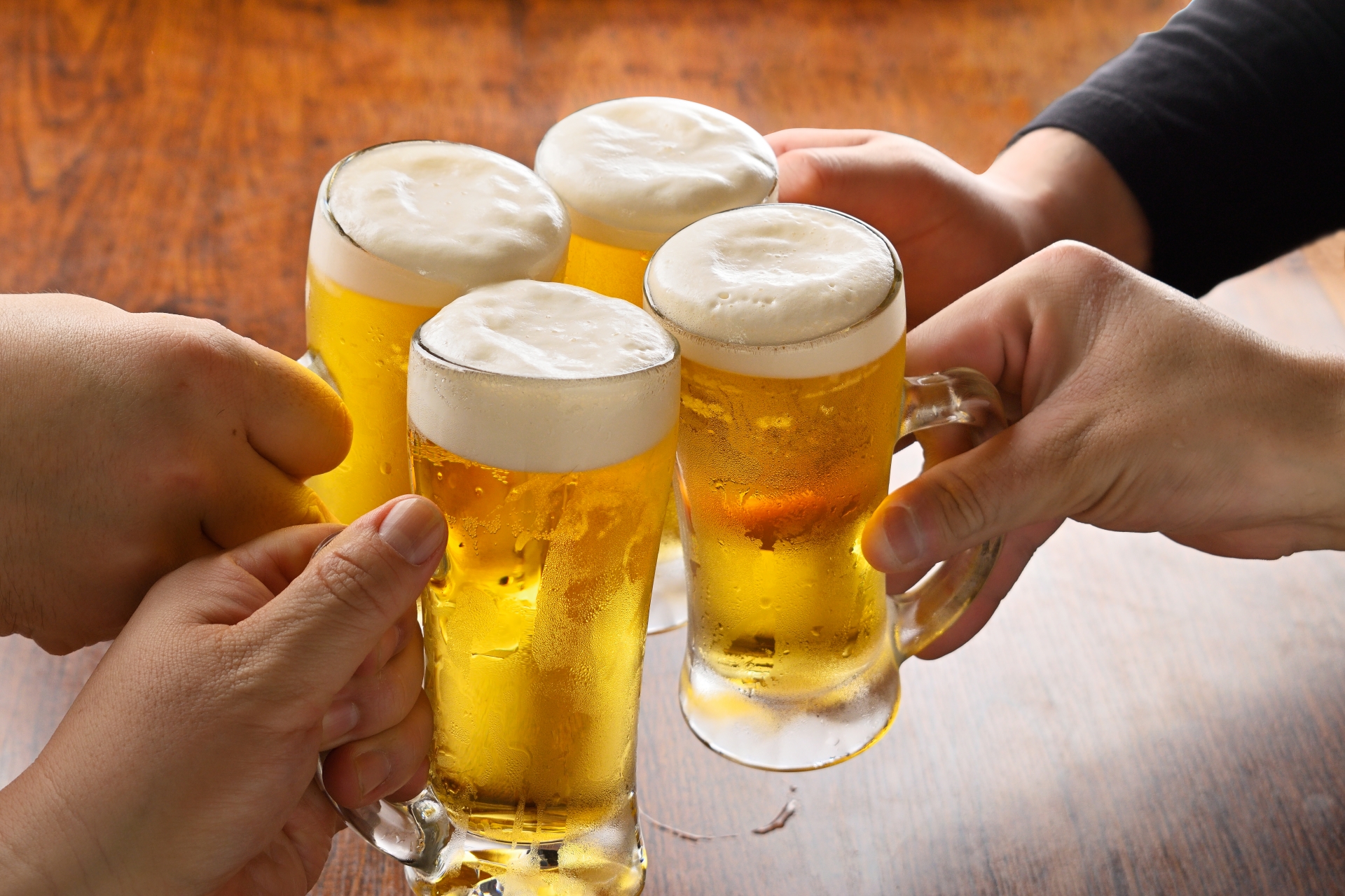 飲み会急増は浮気？探偵が見た不倫のきっかけとその裏側